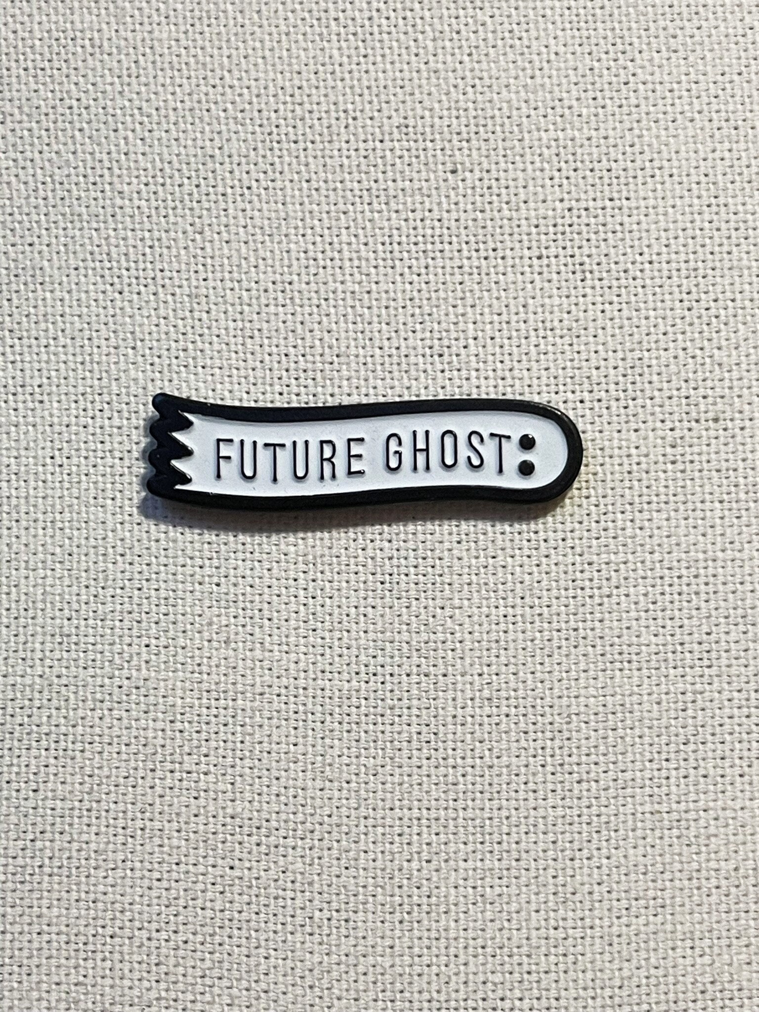 Future Ghost Metall Hart Emaille Pin Anstecker Nachtleuchtend Fluoreszierend Anstecknadel Tasche Rucksack Abzeichen Accessoire Future Ghost Metall Hart Emaille Pin Anstecker Nachtleuchtend Fluoreszierend Anstecknadel Tasche Rucksack Abzeichen Accessoire von CosyIslandLiving