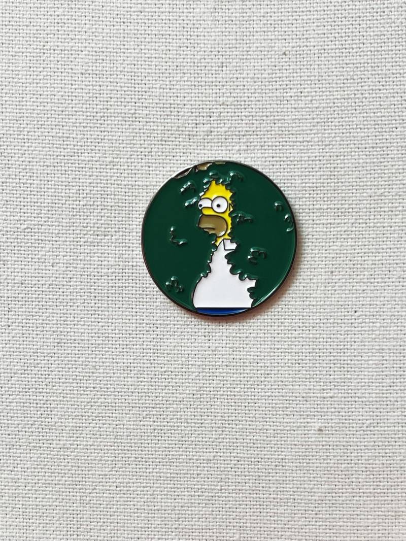 Homer Simpson Verschwindet Im Gebüsch Die Simpsons Metall Emaille Pin Anstecker Anstecknadel Tasche Rucksack Abzeichen Accessoires von CosyIslandLiving