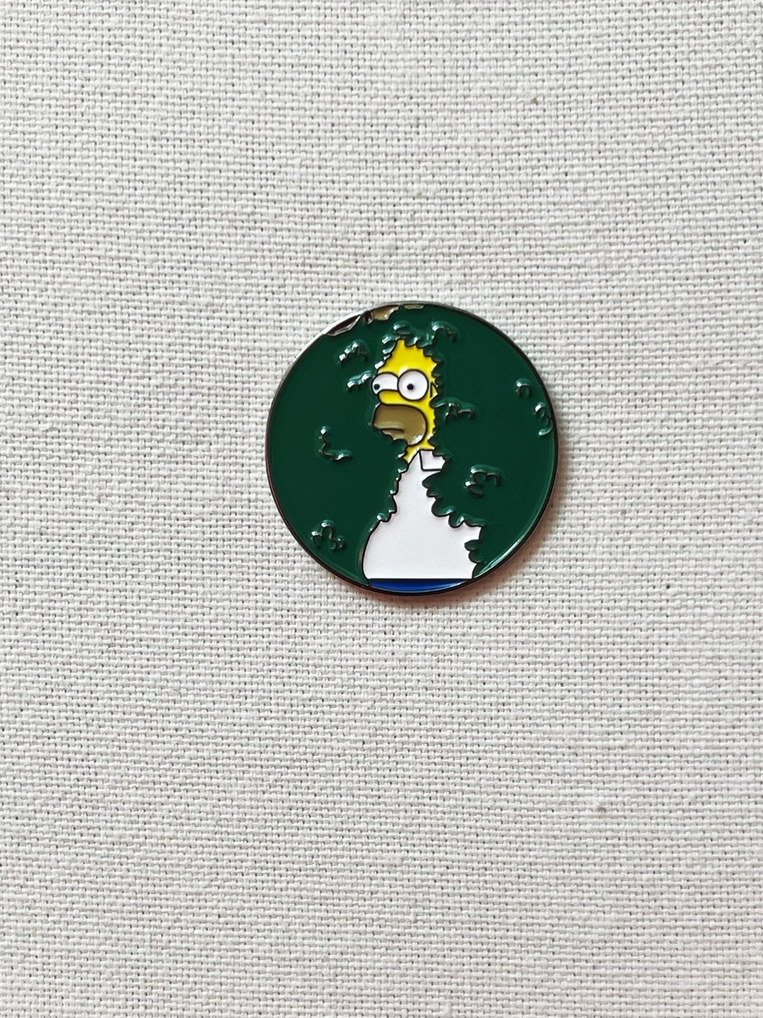 Homer Simpson Verschwindet Im Gebüsch Die Simpsons Metall Emaille Pin Anstecker Anstecknadel Tasche Rucksack Abzeichen Accessoires Homer Simpson Verschwindet Im Gebüsch Die Simpsons Metall Emaille Pin Anstecker Anstecknadel Tasche Rucksack Abzeichen Accessoires von CosyIslandLiving