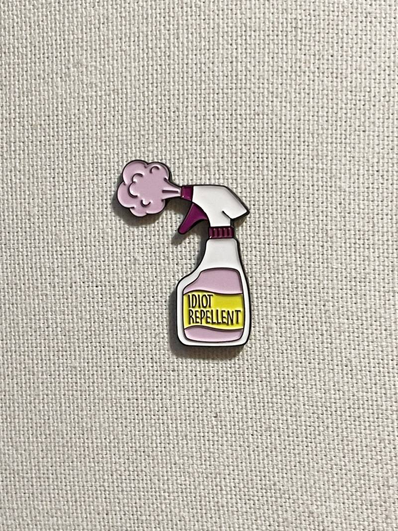 Idiot Repellent Spray Flasche Metall Emaille Pin Anstecker Humor Anstecknadel Tasche Rucksack Abzeichen Accessoire Idiot Repellent Spray Flasche Metall Emaille Pin Anstecker Humor Anstecknadel Tasche Rucksack Abzeichen Accessoire von CosyIslandLiving