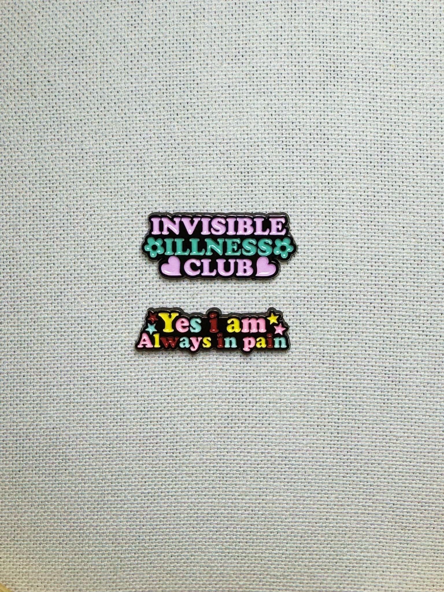 Invisible Illness Club +Yes I Am Immer in Schmerz Metall Emaille Pin Anstecker Brosche Set Invisible Illness Club +Yes I Am Immer in Schmerz Metall Emaille Pin Anstecker Brosche Set von CosyIslandLiving