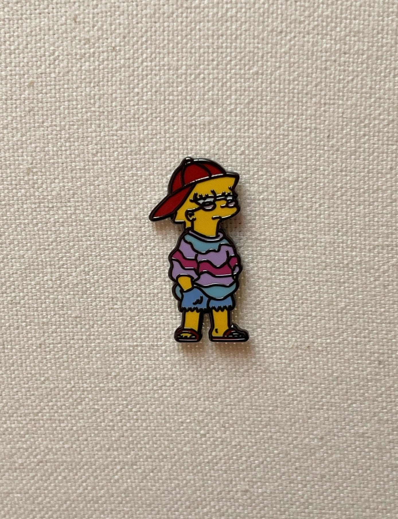 Lisa Simpson Die Simpsons Metall Emaille Pin Anstecker Summer 4 Ft. 2 Anstecknadel Tasche Rucksack Abzeichen Accessoire Lisa Simpson Die Simpsons Metall Emaille Pin Anstecker Summer 4 Ft. 2 Anstecknadel Tasche Rucksack Abzeichen Accessoire von CosyIslandLiving