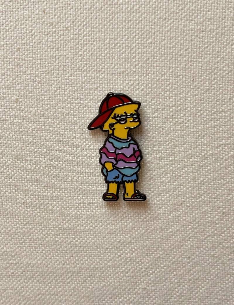 Lisa Simpson Die Simpsons Metall Emaille Pin Anstecker Summer 4 Ft. 2 Anstecknadel Tasche Rucksack Abzeichen Accessoire Lisa Simpson Die Simpsons Metall Emaille Pin Anstecker Summer 4 Ft. 2 Anstecknadel Tasche Rucksack Abzeichen Accessoire von CosyIslandLiving