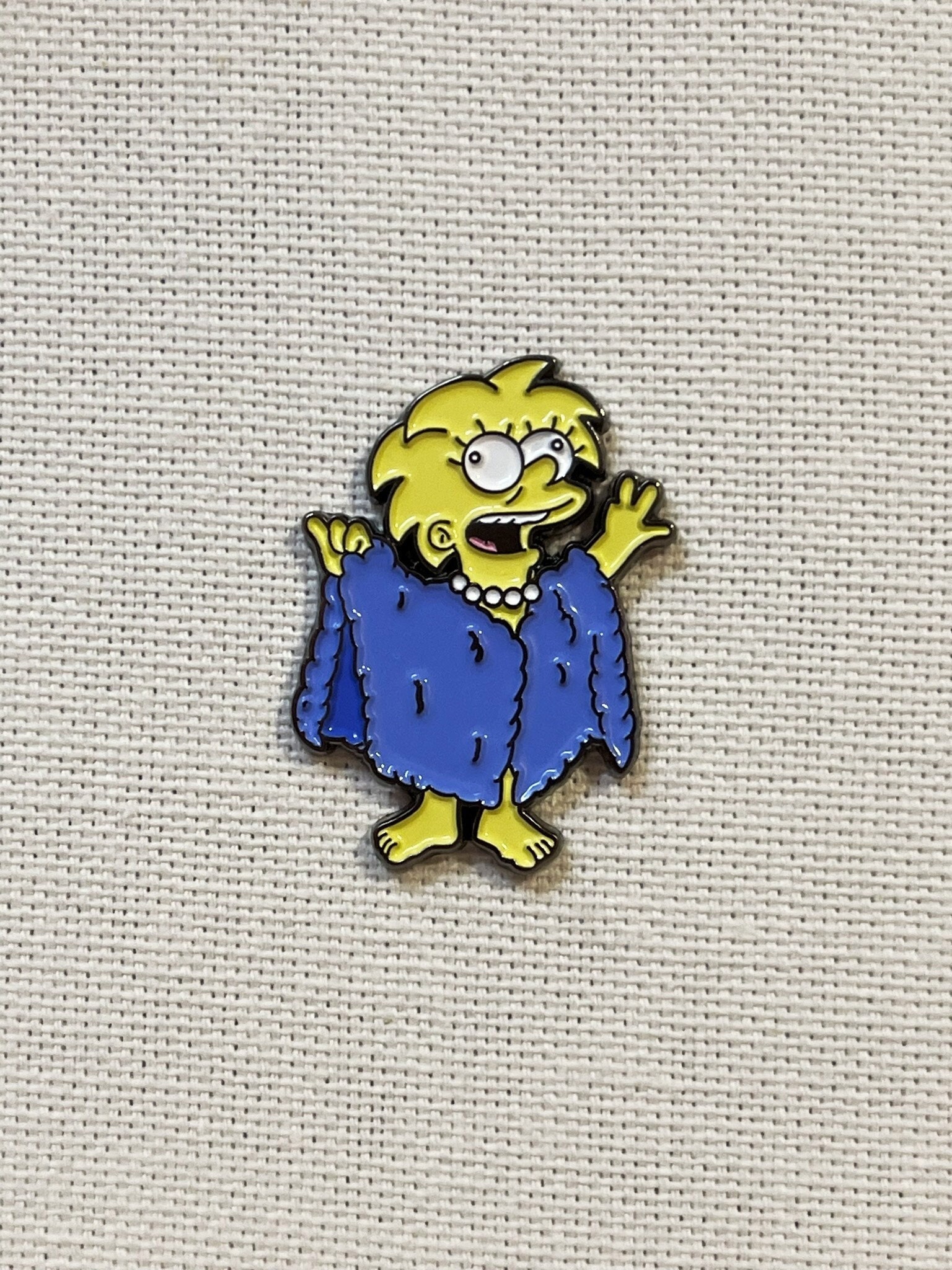 Lisa Simpson Lizard Queen Die Simpsons Metall Emaille Pin Anstecker Anstecknadel Tasche Rucksack Abzeichen Accessoire von CosyIslandLiving