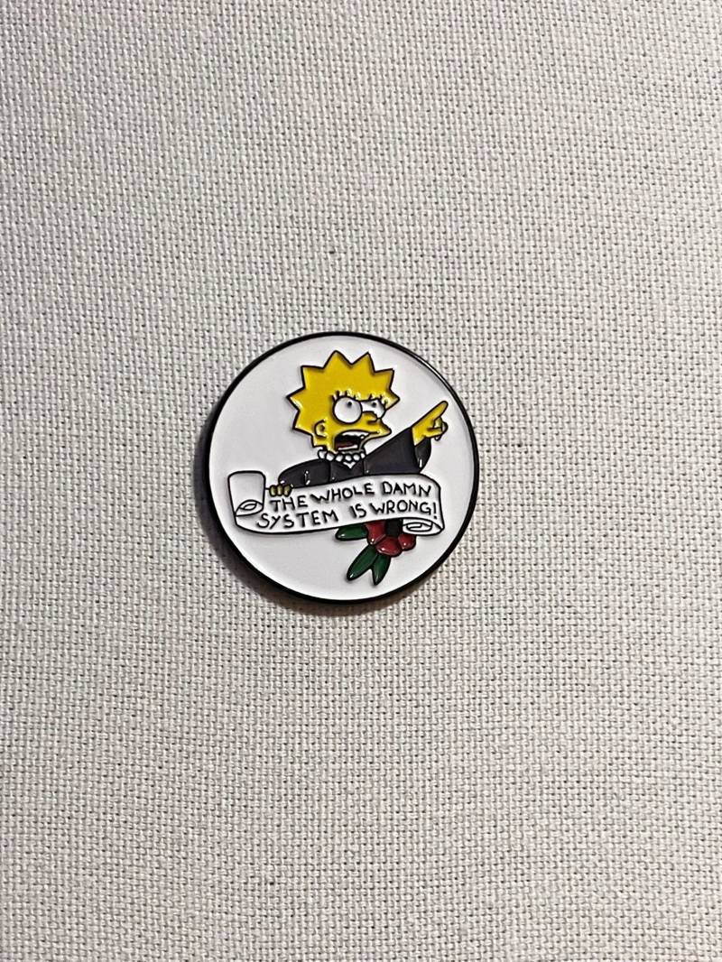 Lisa Simpson - The Whole Damn System Is Wrong Die Simpsons Metall Emaille Pin Anstecker Anstecknadel Tasche Rucksack Abzeichen Accessoire Lisa Simpson - The Whole Damn System Is Wrong Die Simpsons Metall Emaille Pin Anstecker Anstecknadel Tasche Rucksack Abzeichen Accessoire von CosyIslandLiving
