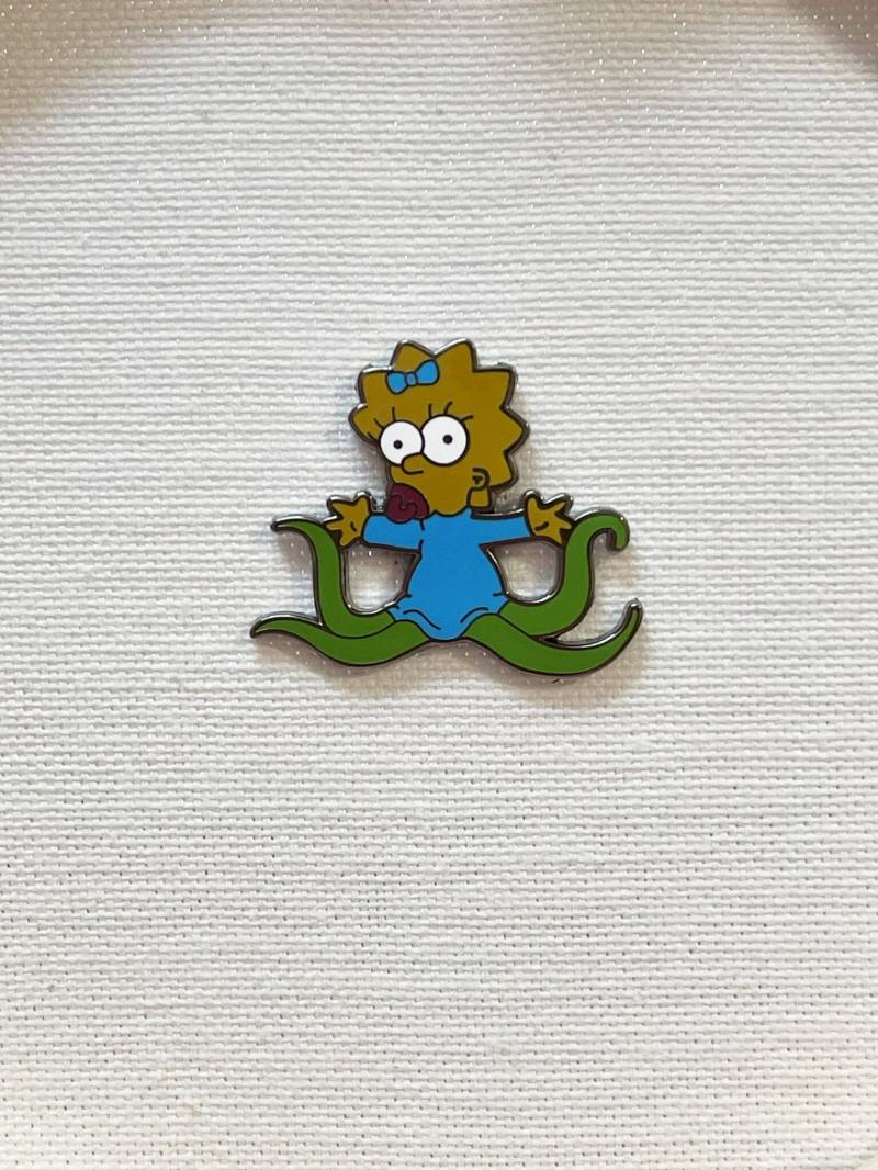 Maggie Simpson Alien Die Simpsons Metall Emaille Pin Anstecker Baumhaus Des Grauens Iv Anstecknadel Tasche Rucksack Abzeichen Accessoire von CosyIslandLiving