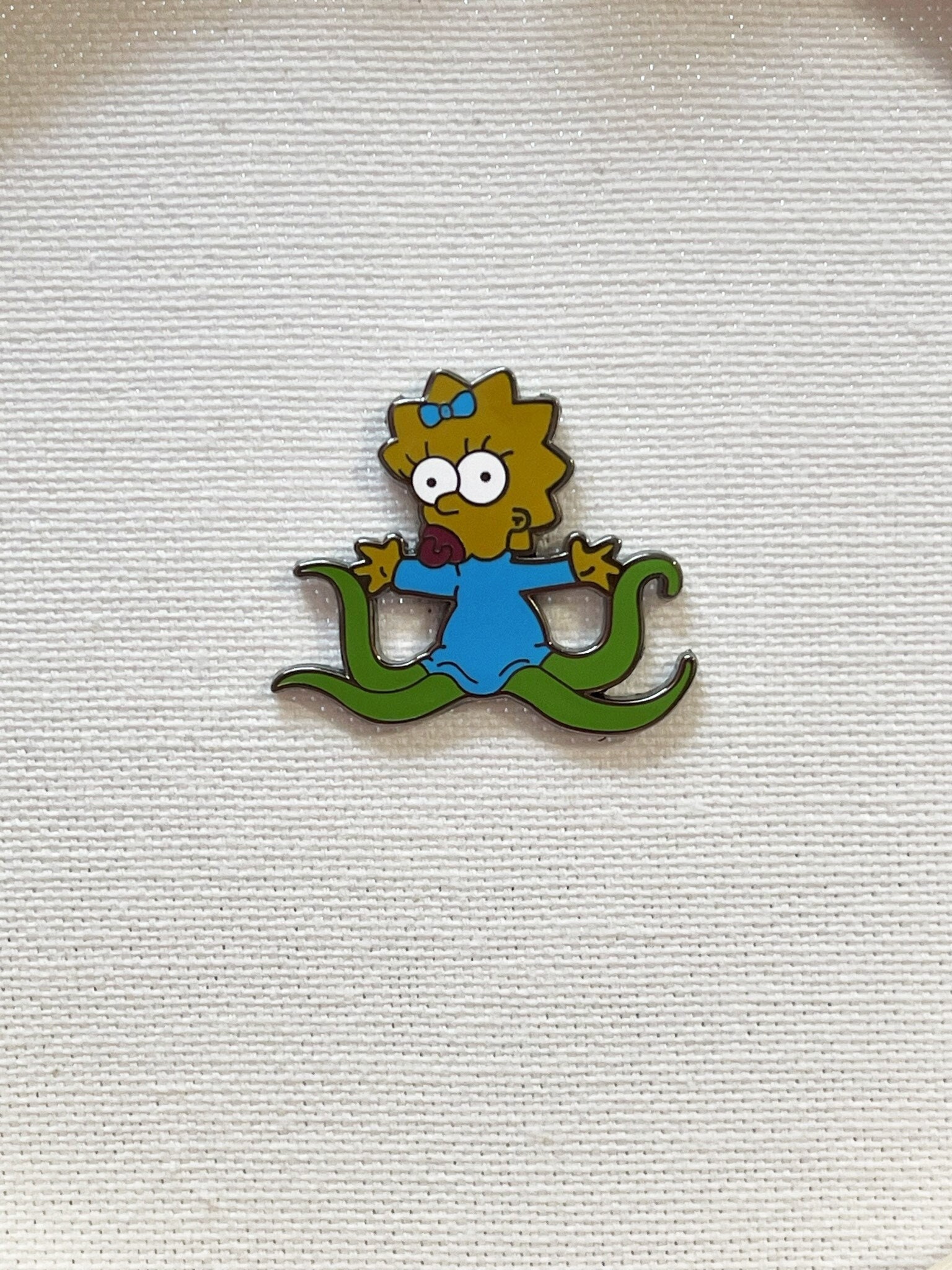 Maggie Simpson Alien Die Simpsons Metall Emaille Pin Anstecker Baumhaus Des Grauens Iv Anstecknadel Tasche Rucksack Abzeichen Accessoire Maggie Simpson Alien Die Simpsons Metall Emaille Pin Anstecker Baumhaus Des Grauens Iv Anstecknadel Tasche Rucksack Abzeichen Accessoire von CosyIslandLiving