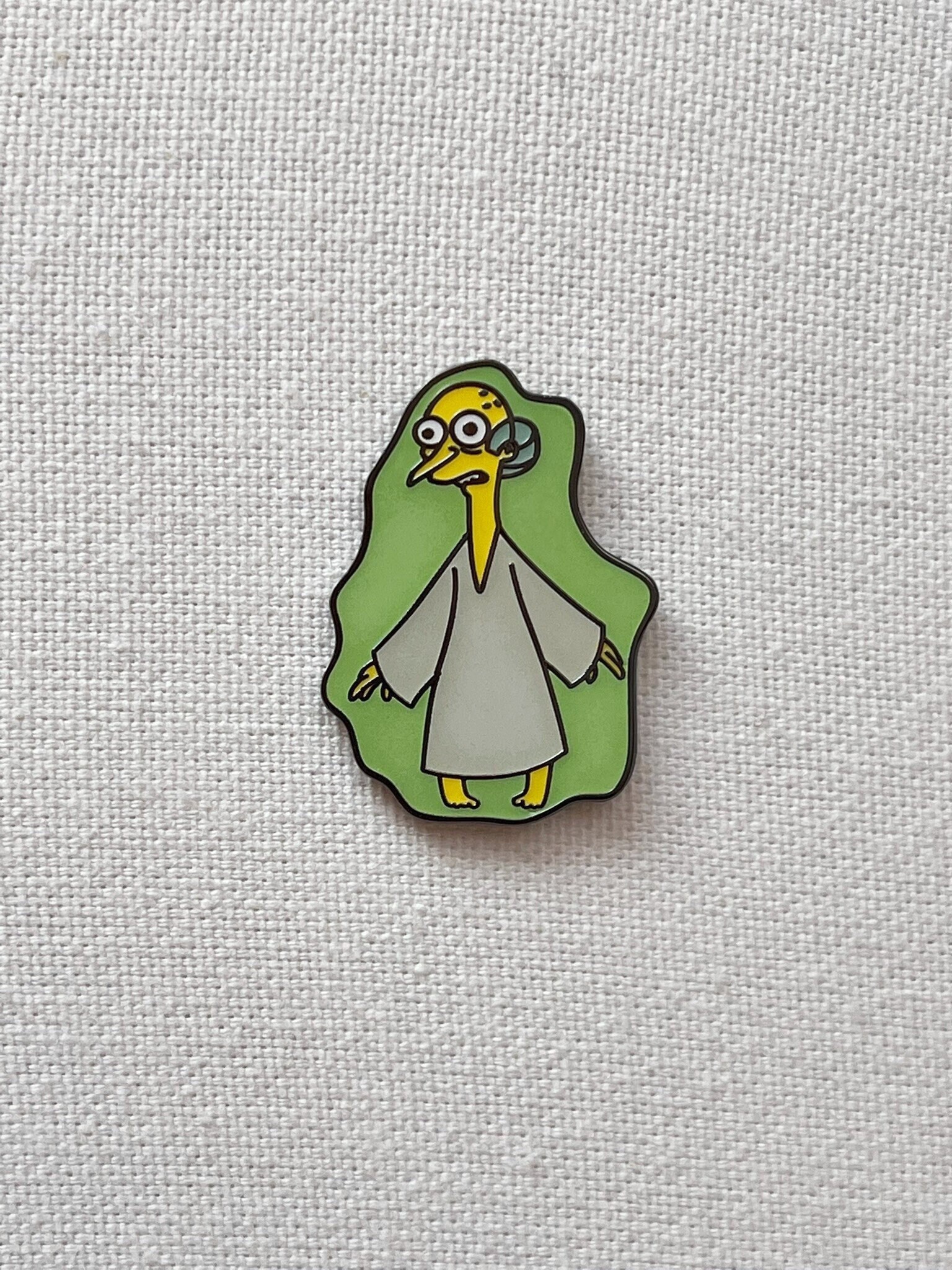 Mr. Burns Alien Die Simpsons Metall Emaille Pin Anstecker Nachtleuchtend Fluoreszierend Anstecknadel Tasche Rucksack Abzeichen Accessoire Mr. Burns Alien Die Simpsons Metall Emaille Pin Anstecker Nachtleuchtend Fluoreszierend Anstecknadel Tasche Rucksack Abzeichen Accessoire von CosyIslandLiving