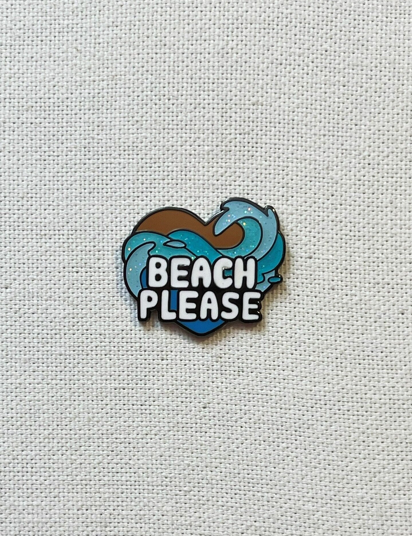 Ocean Herz Metall Emaille Pin Anstecker Ausgestattet Meer Wellen Strand Anstecknadel Tasche Rucksack Abzeichen Accessoire Ocean Herz Metall Emaille Pin Anstecker Ausgestattet Meer Wellen Strand Anstecknadel Tasche Rucksack Abzeichen Accessoire von CosyIslandLiving