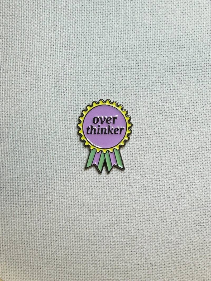 Overthinker Metall Emaille Pin Anstecker Award Orden Anstecknadel Tasche Rucksack Jacke Badge von CosyIslandLiving