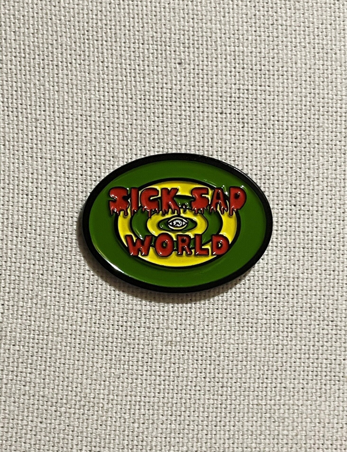 Sick Sad World Metall Emaille Pin Anstecker Anstecknadel Tasche Rucksack Abzeichen Accessoire Sick Sad World Metall Emaille Pin Anstecker Anstecknadel Tasche Rucksack Abzeichen Accessoire von CosyIslandLiving