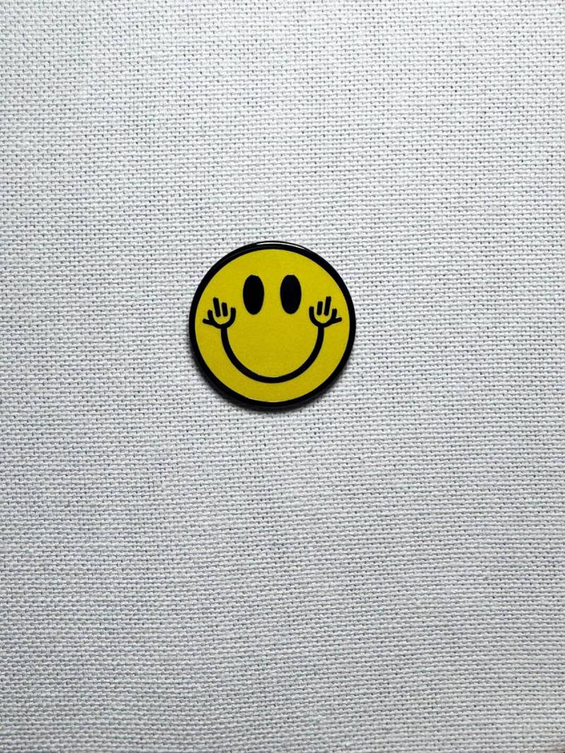 Smiley Metall Emaille Pin Anstecker Humor Anstecknadel Tasche Rucksack Jacke Anhänger Badge von CosyIslandLiving
