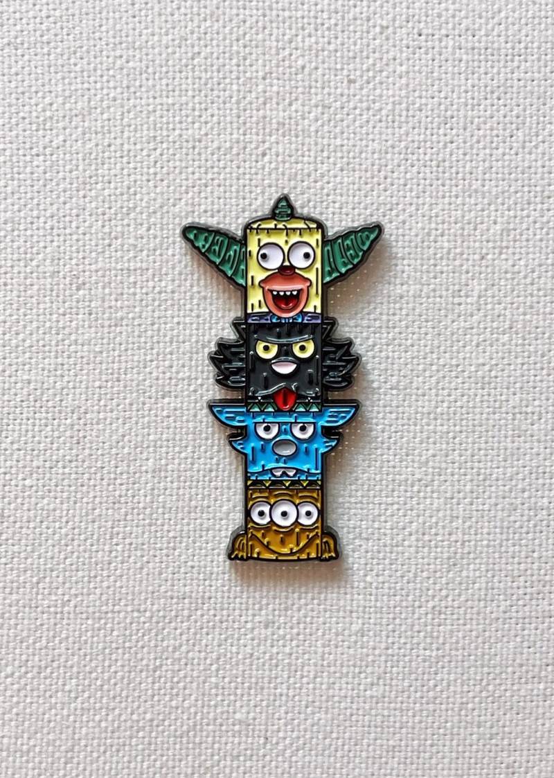 Totempfahl Die Simpsons Metall Emaille Pin Anstecker Anstecknadel Tasche Rucksack Abzeichen Accessoires Totempfahl Die Simpsons Metall Emaille Pin Anstecker Anstecknadel Tasche Rucksack Abzeichen Accessoires von CosyIslandLiving