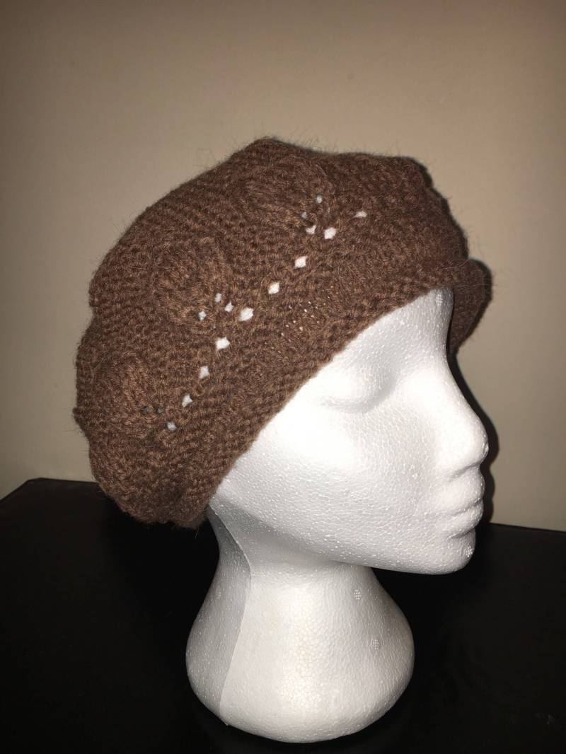 Hand Gestrickte Beanie Mütze Hand Gestrickte Beanie Mütze von CosyKnitting121