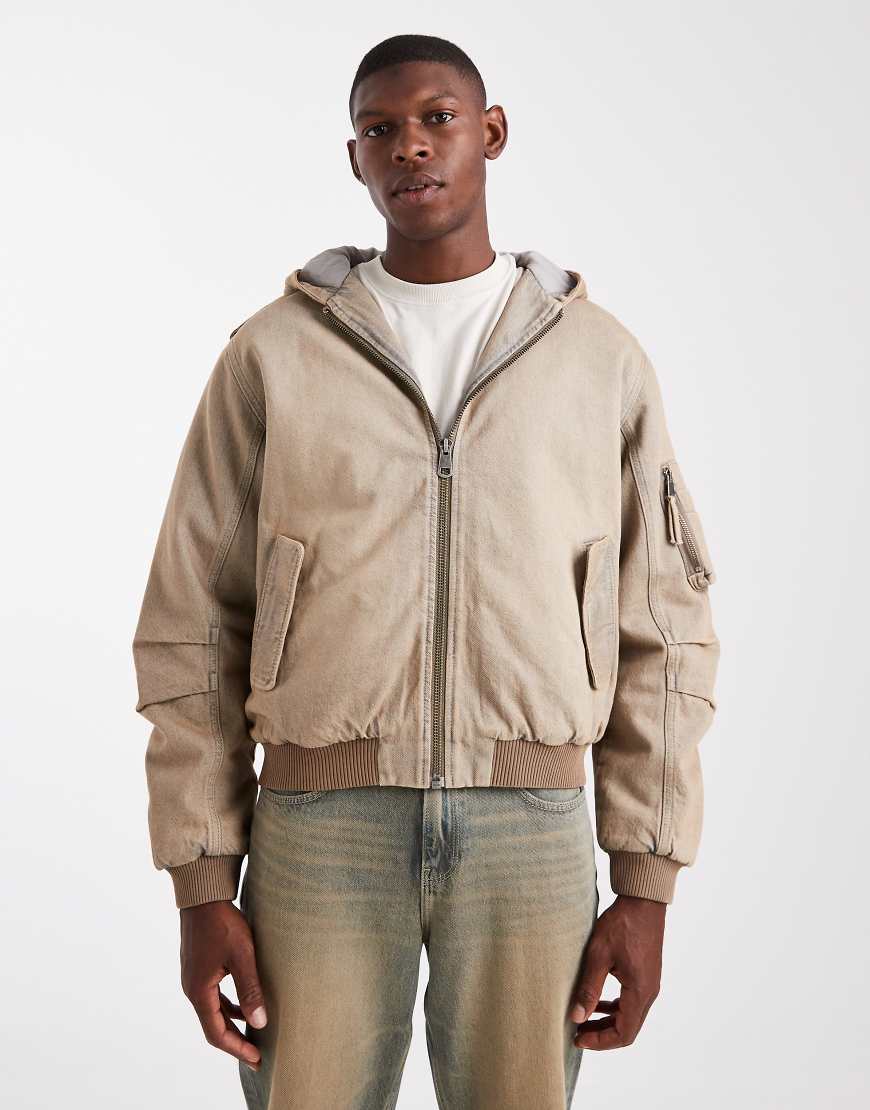 Cotton ON - Bomberjacke aus Denim in verwaschenem Wüstengrau mit Kapuze von Cotton On