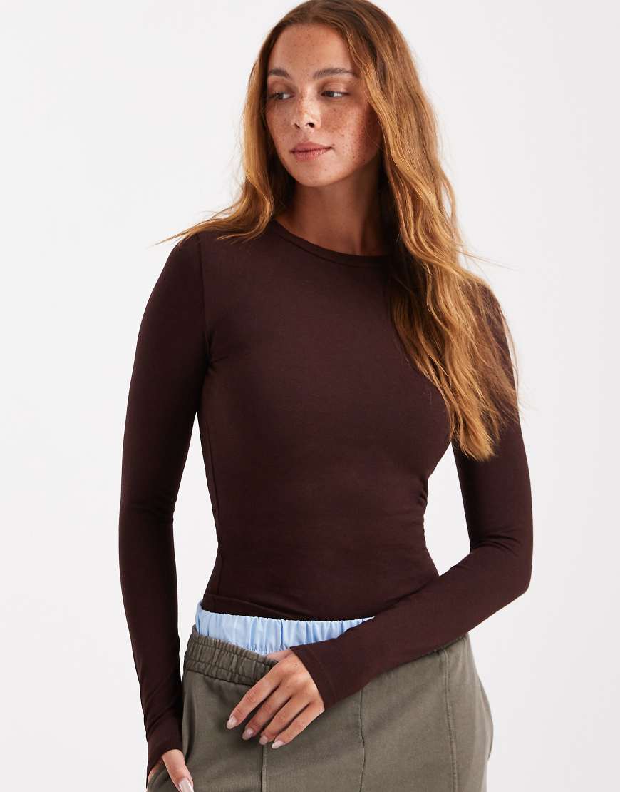 Cotton On - All Day - Langärmliges Shirt in dunklem Eichenbraun mit Rundhalsausschnitt-Brown von Cotton:On