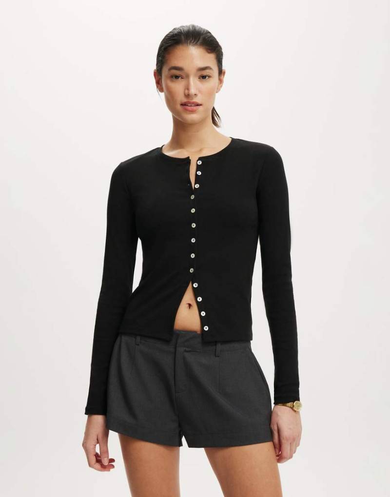 Cotton On - Bailey - Strickjacke in Schwarz mit Knopfdetail von Cotton:On