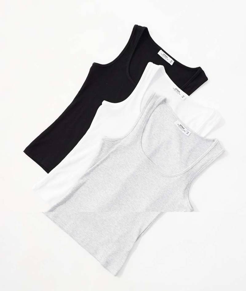 Cotton On - Byron - 3er-Pack Tanktops in Schwarz, Weiß und Grau mit U-Ausschnitt-Bunt von Cotton On