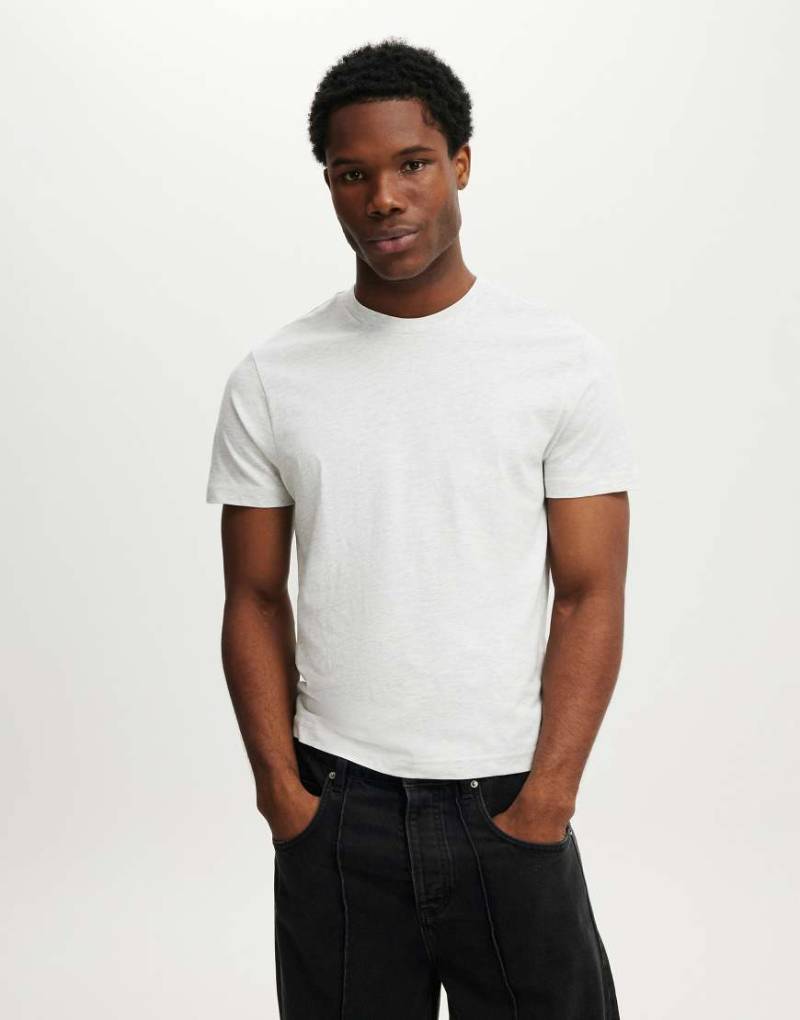 Cotton On - Classic-Fit-T-Shirt in meliertem Weiß von Cotton On