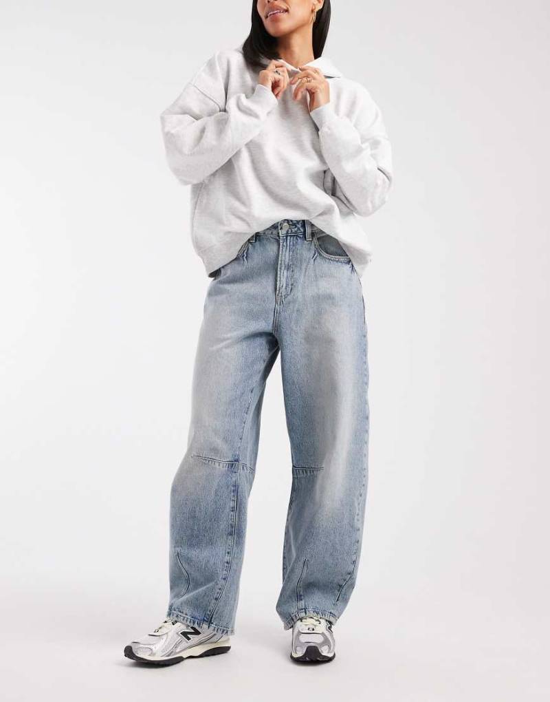 Cotton On Curvy - Barrel-Jeans in Movin Blue-Blau von Cotton On