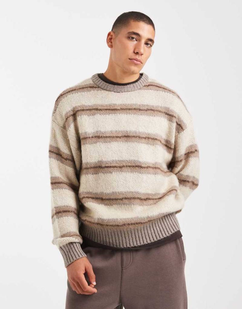 Cotton On - Flauschiger Boxy-Fit-Pullover in Grau mit Streifen und Rundhalsausschnitt von Cotton On