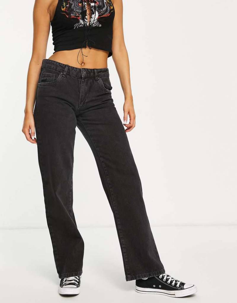 Cotton On - Jeans in Schwarz mit geradem Bein und niedrigem Bund von Cotton On