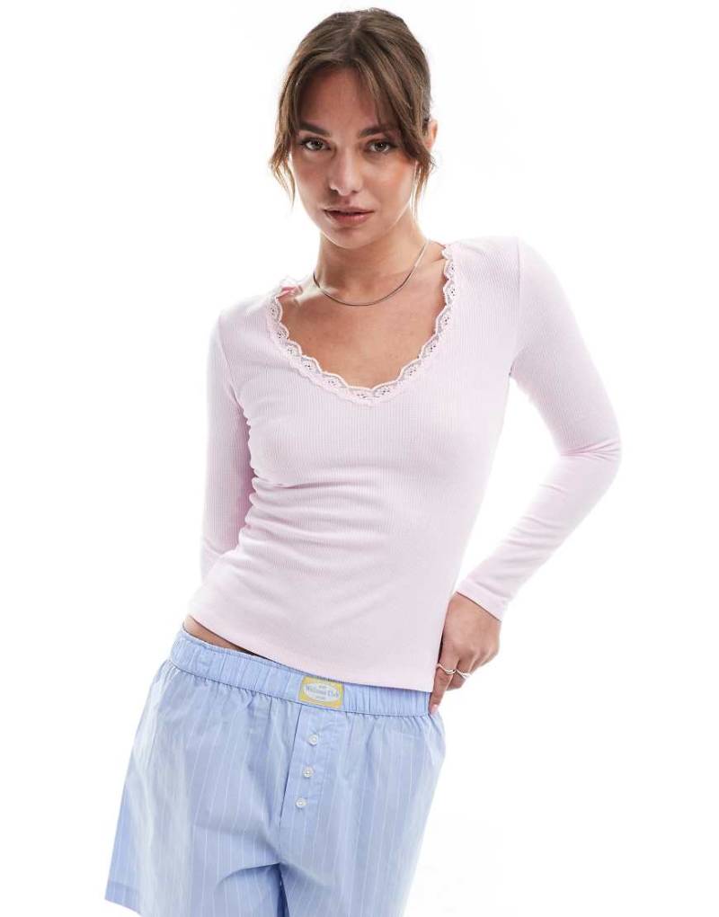 Cotton On - Langärmliges Pyjama-Oberteil in Rosa mit Waffelstruktur und Spitzenborte von Cotton On