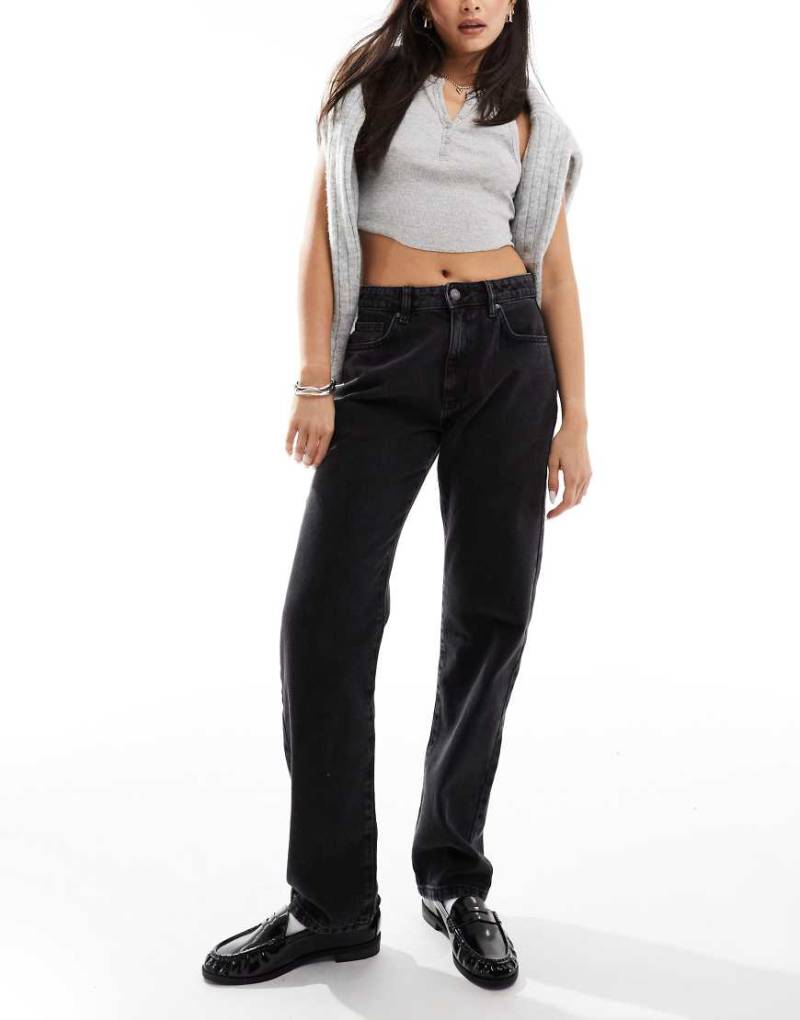 Cotton On - Original - Gerade geschnittene Denim-Jeans in Graphitschwarz von Cotton On