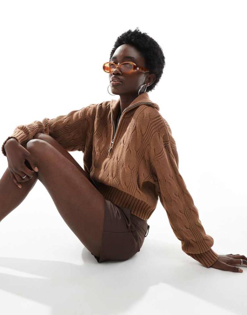 Cotton On - Pullover aus Baumwolle in Walnuss-Braun mit Zopfmuster und halblangem Reißverschluss von Cotton On