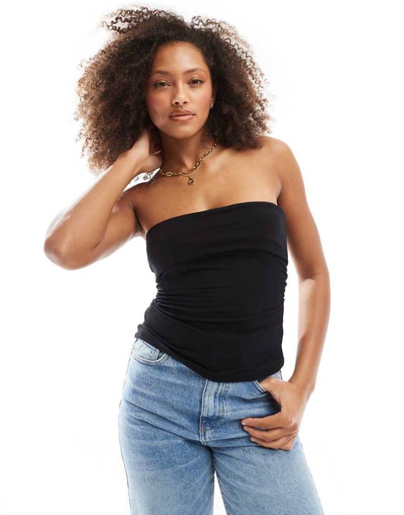 Cotton On - Rhi - Anschmiegsames, schulterfreies Schlauchoberteil in Schwarz mit Raffung von Cotton On