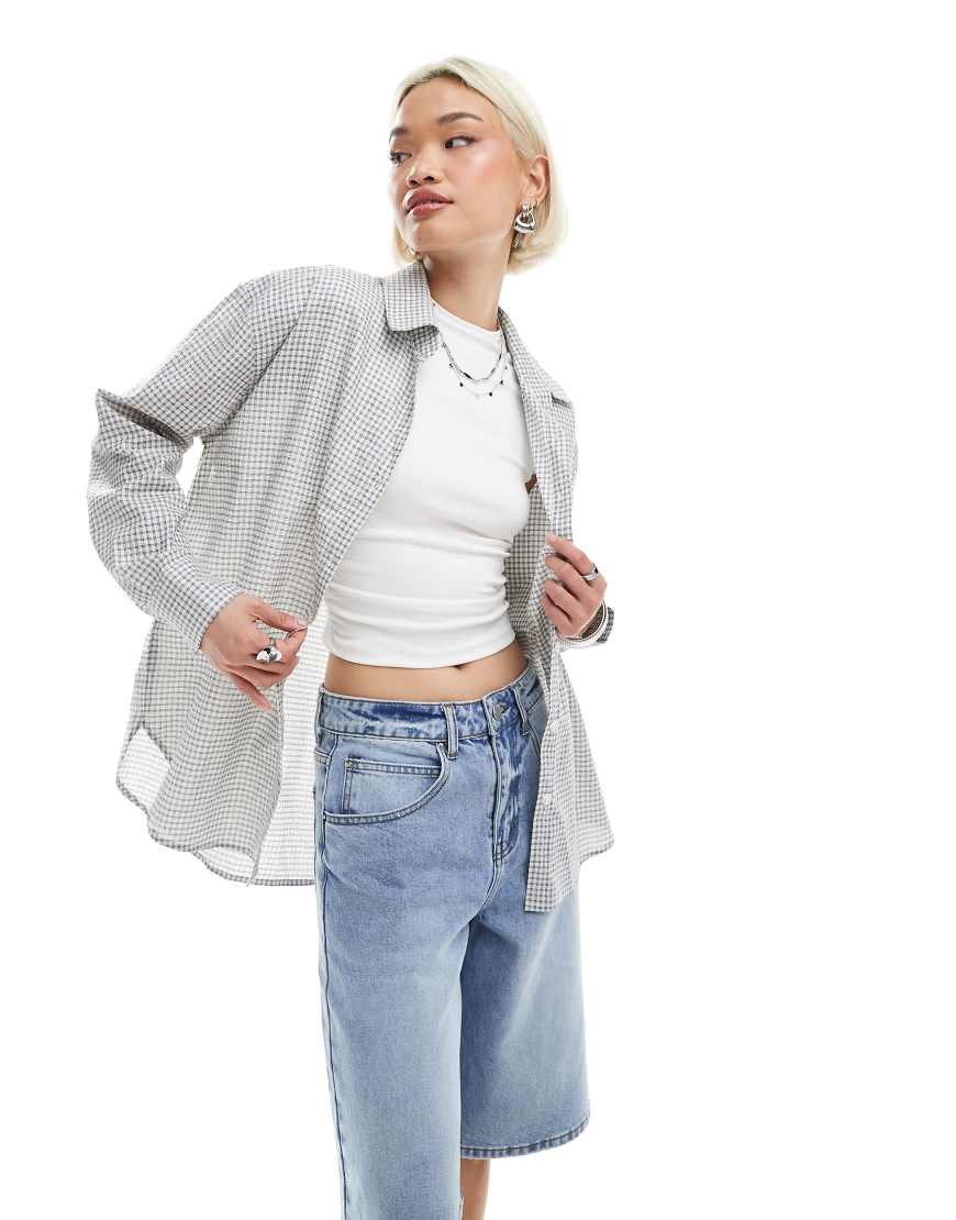 Cotton On - Seersucker-Hemd mit Knopfleiste und kleinem Karomuster-Bunt von Cotton On