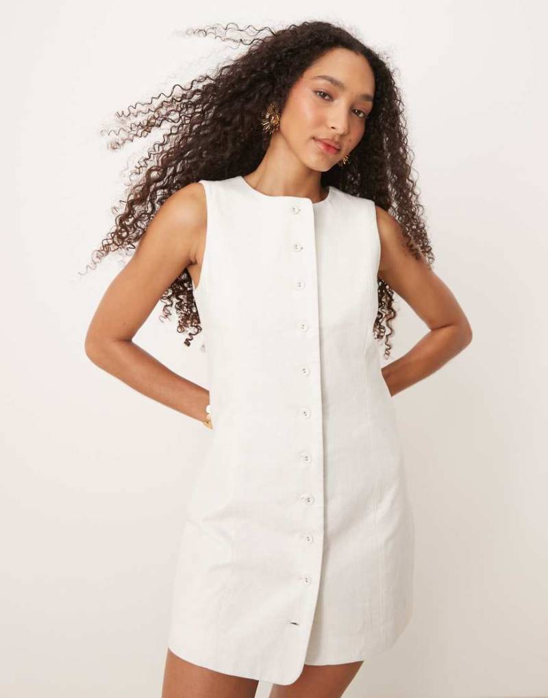 Cotton On - Sienna - Kleid aus Leinen in Weiß mit Knopfleiste Cotton On - Sienna - Kleid aus Leinen in Weiß mit Knopfleiste von Cotton On