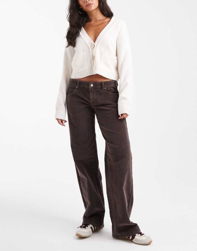 Cotton On - Straight Jeans aus Cord in Braun mit niedrigem Bund-Brown von Cotton On