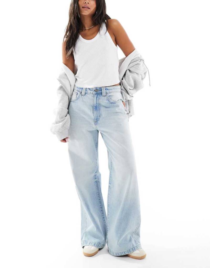 Cotton On - Super-Baggy-Jeans in Blau mit niedrigem Bund von Cotton On