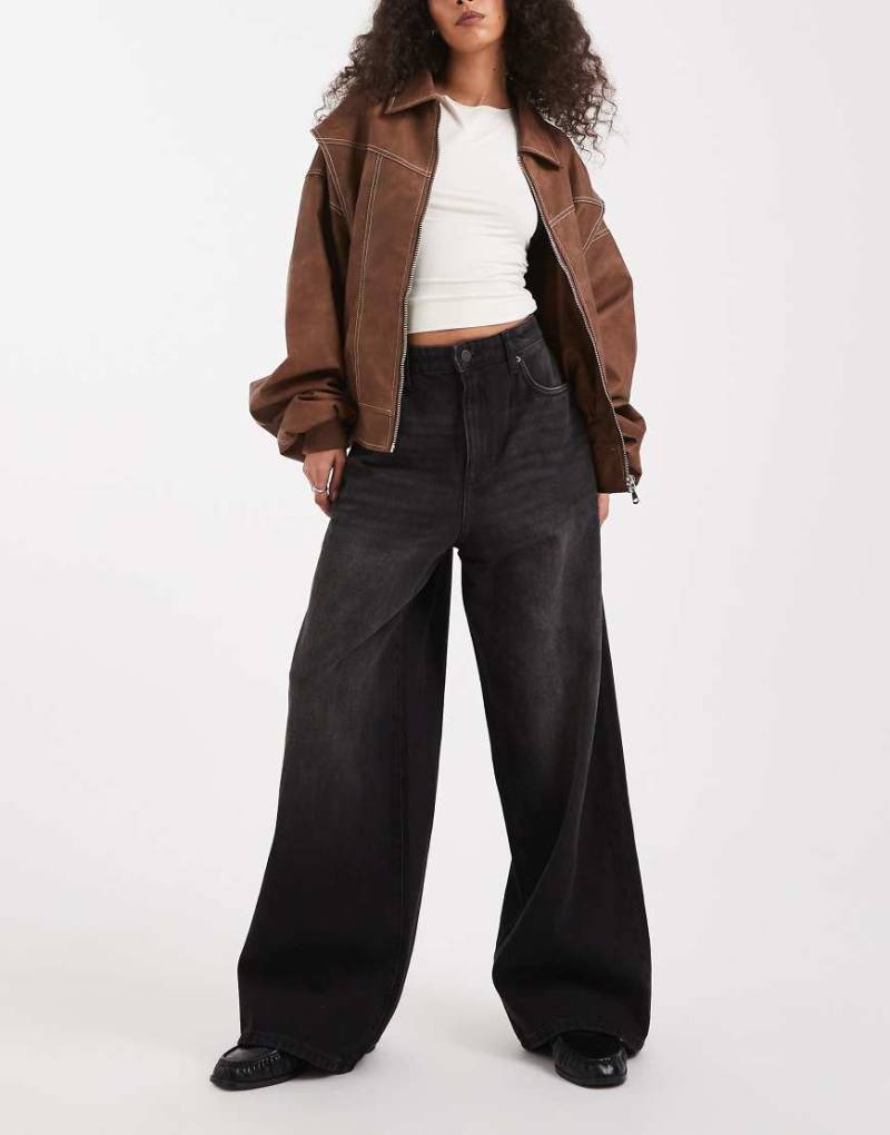 Cotton On - Superweite Boyfriend-Jeans in verwaschenem Y2K-Schwarz von Cotton:On