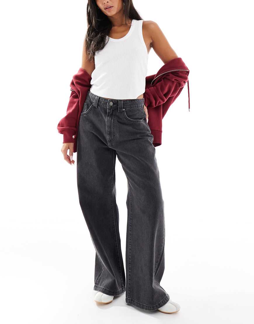 Cotton On - Superweite Jeans in Graphitgrau mit niedrigem Bund-Schwarz von Cotton:On