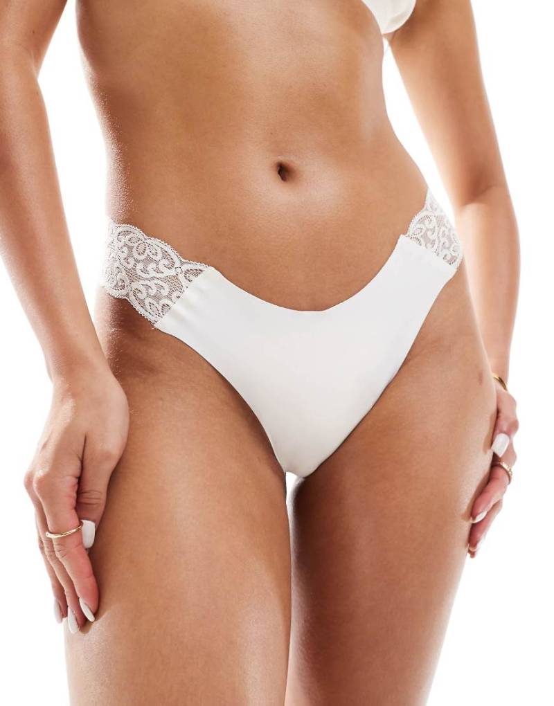 Cotton On - Unsichtbarer G-Stringtanga in Cremeweiß von Cotton On