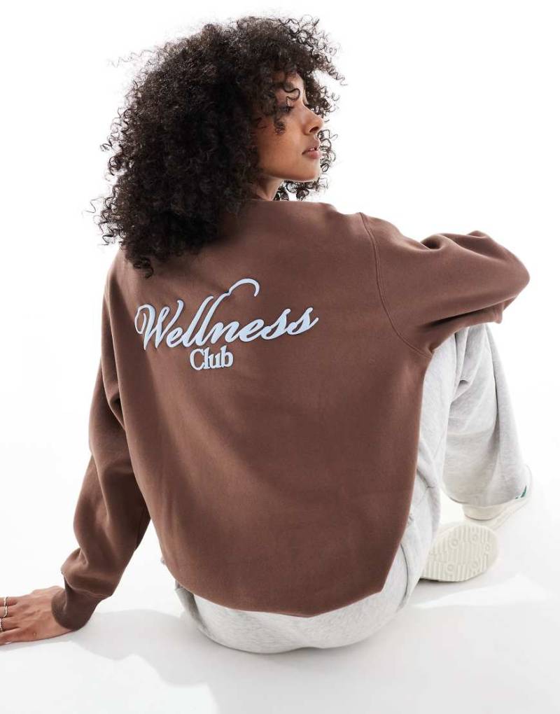 Cotton On - Weiches Sweatshirt in Taupe mit Motiv und Rundhalsausschnitt-Braun von Cotton:On