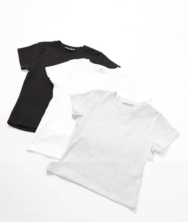 Cotton On - 3er-Pack knapp geschnittene T-Shirts in Schwarz, Weiß und Grau-Bunt von Cotton On