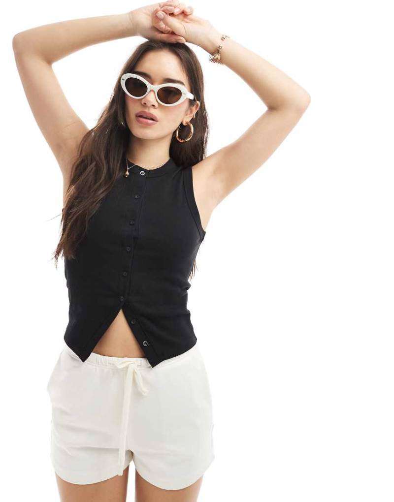 Cotton On - Charlie - Tanktop in Schwarz mit Knopfleiste vorn von Cotton On