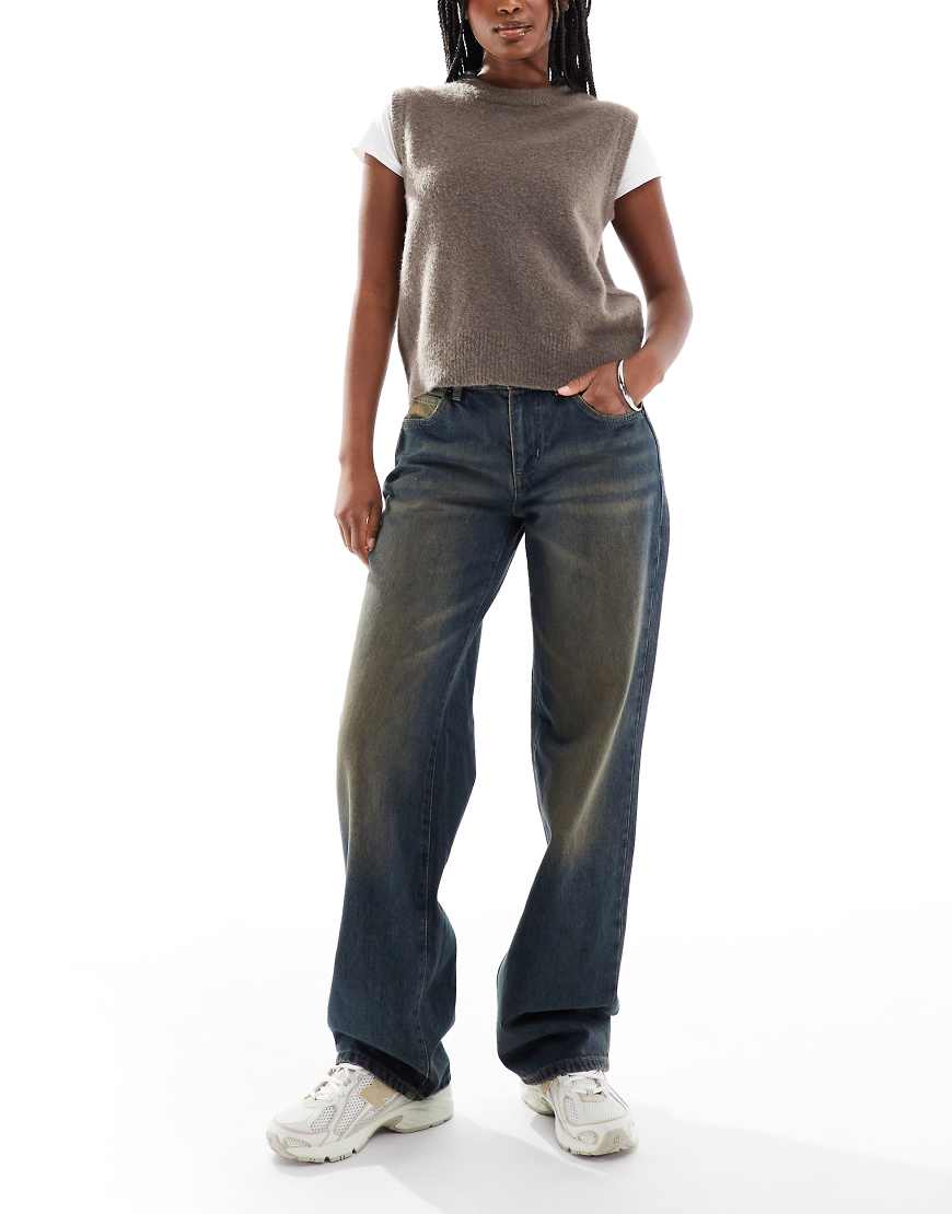 Cotton On - Curvy - Gerade Jeans in Honey-Blau mit tiefem Bund Cotton On - Curvy - Gerade Jeans in Honey-Blau mit tiefem Bund von Cotton:On