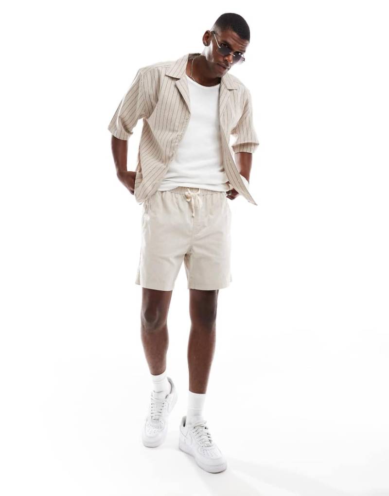Cotton On - Easy - Shorts in strukturiertem Stein-Neutral von Cotton:On