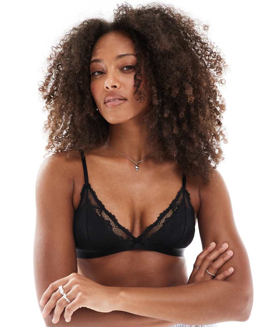 Cotton On - Everyday - Wattiertes Triangel-Bustier in Schwarz mit Spitzenborte von Cotton:On