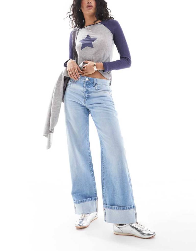 Cotton On - Gerade geschnittene Jeans in Air Blau mit Schleifendetail und Umschlag von Cotton On