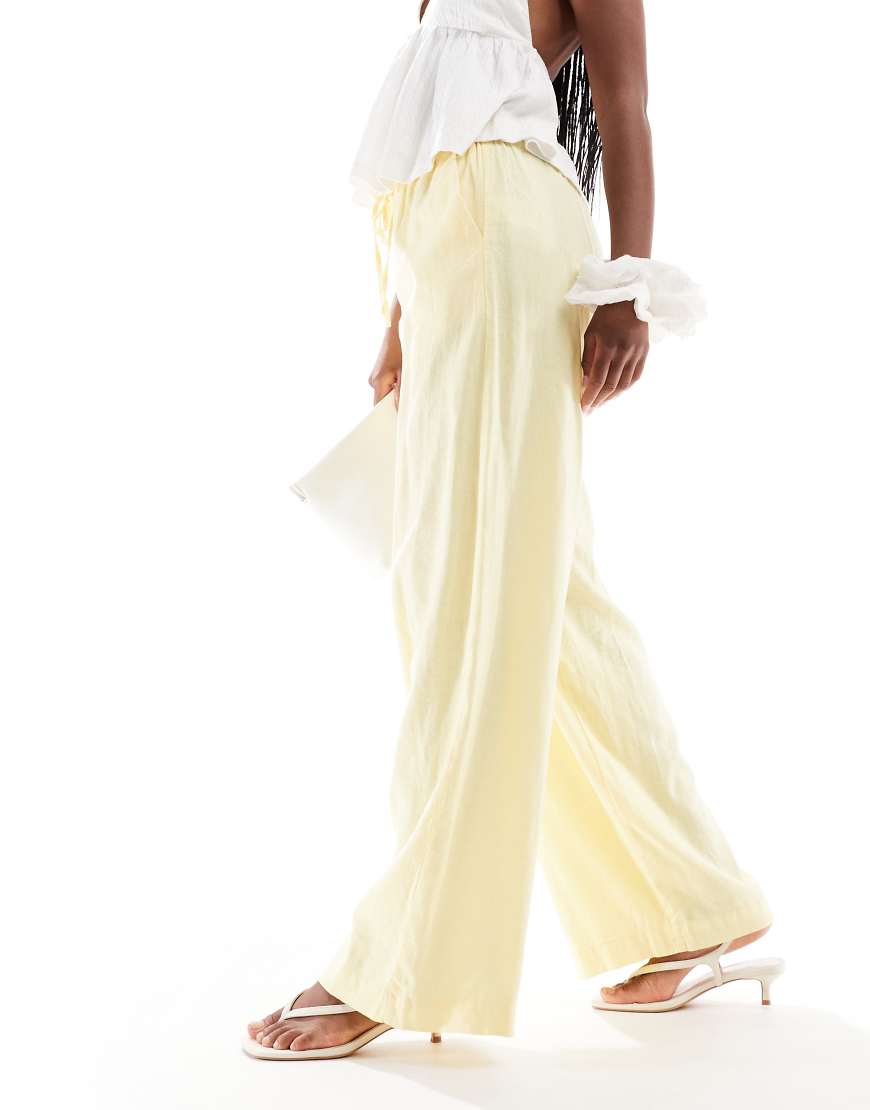 Cotton On - Haven - Hose in Leinenoptik in Lemon Icing mit weitem Bein-Gelb von Cotton:On