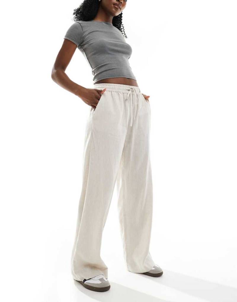 Cotton On - Haven - Hose in naturfarbener Leinenoptik mit weitem Bein-Neutral von Cotton On