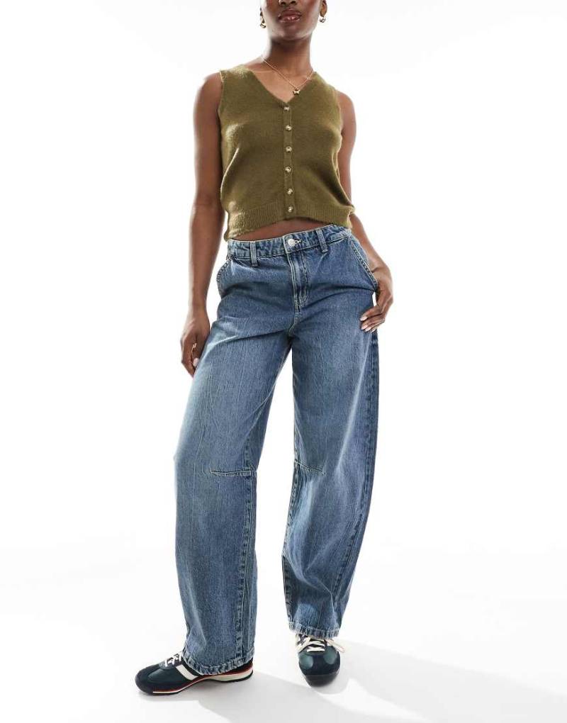 Cotton On - Jeans in gedecktem Blau mit weitem, abgerundetem Bein von Cotton:On
