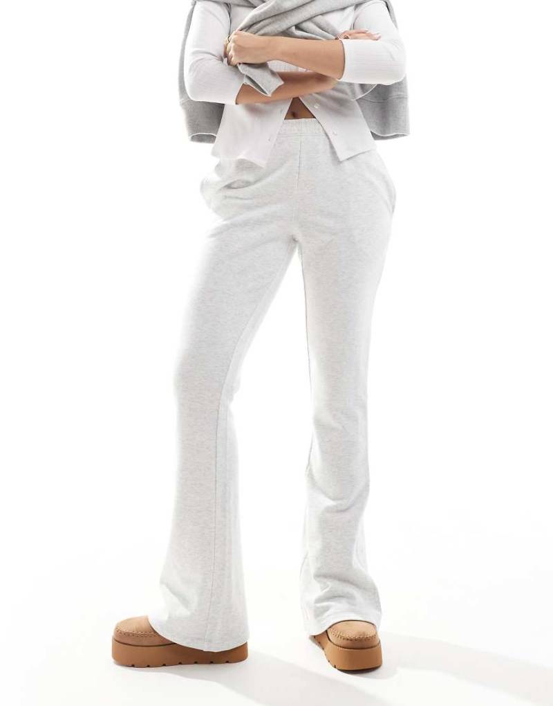 Cotton On - Jogginghose aus Fleece in Grau mit ausgestelltem Bein, Kombiteil von Cotton On