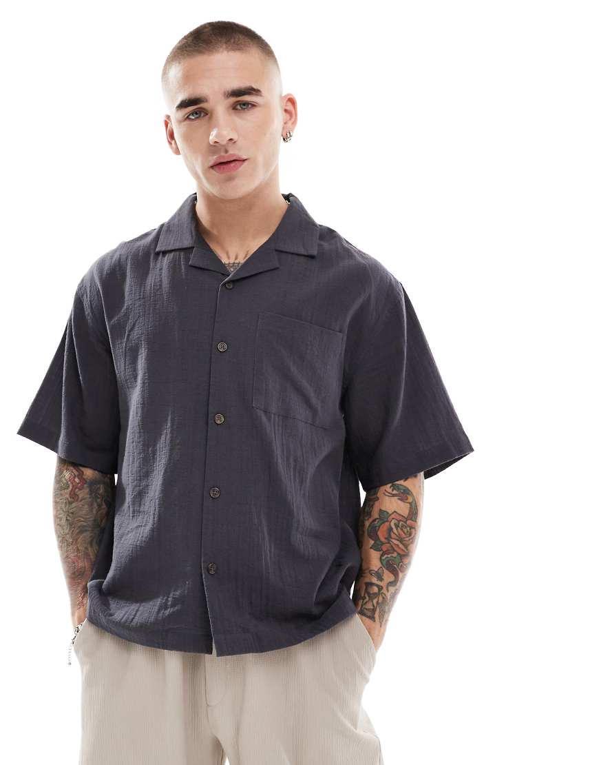 Cotton On - Kastiges, kurzärmliges Hemd aus grob gewebter Baumwolle in Schwarz von Cotton:On