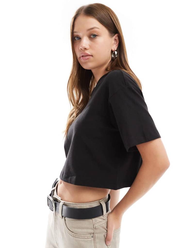 Cotton On - Kastiges Cropped T-Shirt in Schwarz von Cotton On